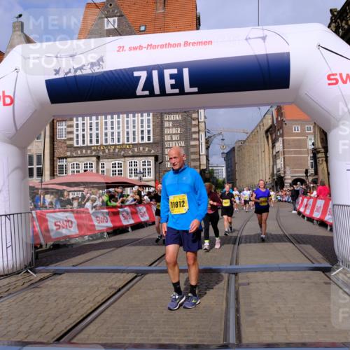 13.09.2026 - 21. swb-Marathon Bremen Tim E. http://msf.ph/oto/10339109 13.09.2026 11:09:14 Ziel 10217, 10455, 10469, 10570, 10599, 10630, 11011, 11053, 11074, 11138, 11434, 11531, 11812, 11905, 12192, 12256, 12353, 12438, 12517, 12554 meine-sportfotos.de