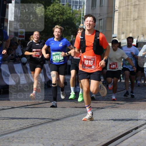 13.09.2026 - 21. swb-Marathon Bremen Strokosch-Dieckow http://msf.ph/oto/10339131 13.09.2026 13:20:04 Ziel 161, 411, 461, 926, 1010, 1053, 1232, 1281, 1468, 1535, 1642, 2870, 2906, 3319, 3411, 3966, 4101, 4479, 4480, 4977, 4978, 7037, 7140, 7655, 8185, 8263, 9082, 9359, 9984, 13163, 655, 1058, 1537, 1750, 1931, 2122, 2885, 2903, 3685, 3690, 5583, 6901, 7018, 7341, 7531, 7664, 9518, 9756 meine-sportfotos.de