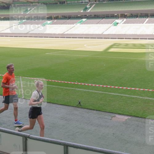 13.09.2026 - 21. swb-Marathon Bremen Michael Burmester http://msf.ph/oto/10339170 13.09.2026 13:18:09 Laufen im Stadion 267, 311, 404, 449, 486, 546, 588, 732, 753, 837, 921, 1057, 1424, 1425, 1431, 1765, 1790, 1813, 1825, 1844, 1868, 1987, 2056, 2067, 2096, 2123, 2137, 2294, 2357, 2358, 2381, 2389, 2419, 2453, 2532, 2550, 2586, 2601, 2614, 2622, 2647, 2655, 2797, 2821, 2849, 2857, 2879, 2880, 2893, 2944, 2984, 2999, 3096, 3100, 3104, 3146, 3180, 3195, 3210, 3213, 3285, 3287, 3314, 3337, 3366, 3421, 3431, 3476, 3479, 3506, 3537, 3548, 3619, 3633, 3654, 3740, 3879, 4478 meine-sportfotos.de