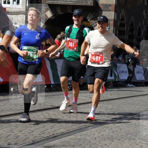 13.09.2026 - 21. swb-Marathon Bremen Strokosch-Dieckow http://msf.ph/oto/10339216 13.09.2026 13:20:09 Ziel 161, 411, 461, 495, 511, 1010, 1053, 1281, 1468, 1551, 1642, 1972, 2870, 2906, 3240, 3319, 3411, 3966, 4101, 4479, 4480, 5813, 7037, 7404, 7488, 7655, 8185, 8263, 9082, 9359, 9984, 13192, 201, 232, 334, 1750, 2122, 2577, 2885, 3685, 4351, 5137, 5450, 5583, 6901, 7018, 7664, 8178, 9047, 9518, 13222 meine-sportfotos.de