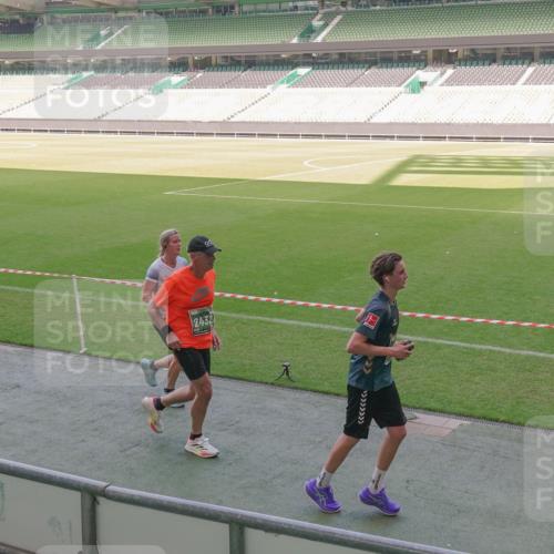 13.09.2026 - 21. swb-Marathon Bremen Michael Burmester http://msf.ph/oto/10339233 13.09.2026 13:18:22 Laufen im Stadion 311, 404, 449, 486, 546, 588, 732, 753, 837, 921, 1057, 1424, 1425, 1431, 1506, 1765, 1790, 1813, 1844, 1868, 2056, 2067, 2096, 2123, 2137, 2224, 2294, 2357, 2358, 2389, 2419, 2453, 2532, 2550, 2557, 2563, 2586, 2601, 2614, 2622, 2647, 2655, 2786, 2845, 2849, 2857, 2879, 2880, 2893, 2944, 2983, 2984, 2999, 3072, 3096, 3100, 3104, 3146, 3180, 3195, 3198, 3210, 3285, 3287, 3314, 3337, 3421, 3431, 3476, 3479, 3506, 3537, 3548, 3619, 3633, 3654, 3740, 3879, 4478 meine-sportfotos.de