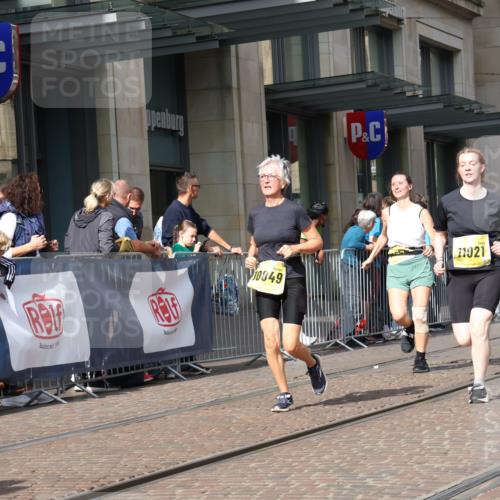 13.09.2026 - 21. swb-Marathon Bremen Strokosch-Dieckow http://msf.ph/oto/10339350 13.09.2026 11:06:26 Ziel 10323, 10378, 10654, 10663, 10795, 10849, 10989, 11021, 11066, 11240, 11370, 12124, 12146, 12219, 12249, 12485, 10375, 10376, 10681, 10682, 10852, 10853, 11028, 11029, 11340, 11374, 11432, 11460, 11674, 11690, 11729, 11786, 11849, 12217, 12479, 12485 meine-sportfotos.de