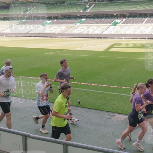 13.09.2026 - 21. swb-Marathon Bremen Michael Burmester http://msf.ph/oto/10339418 13.09.2026 13:18:53 Laufen im Stadion 311, 333, 404, 486, 512, 546, 732, 753, 837, 921, 938, 1156, 1424, 1425, 1431, 1506, 1765, 1790, 1844, 1868, 2056, 2123, 2137, 2224, 2240, 2294, 2315, 2357, 2358, 2419, 2453, 2557, 2563, 2601, 2614, 2622, 2647, 2689, 2702, 2703, 2722, 2786, 2843, 2845, 2849, 2857, 2879, 2880, 2893, 2944, 2983, 2999, 3031, 3046, 3072, 3096, 3100, 3116, 3146, 3180, 3189, 3198, 3210, 3263, 3285, 3287, 3337, 3421, 3431, 3476, 3537, 3548, 3619, 3633, 3654, 3740, 3879, 4478 meine-sportfotos.de