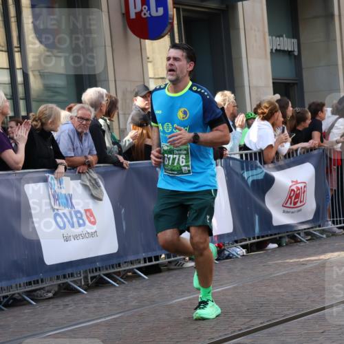 13.09.2026 - 21. swb-Marathon Bremen Strokosch-Dieckow http://msf.ph/oto/10339500 13.09.2026 13:26:55 Ziel 242, 1493, 1494, 2454, 3273, 3385, 3496, 4121, 4397, 4558, 4563, 6071, 6288, 6776, 7027, 7072, 7849, 8219, 9159, 9343, 9511, 9760, 9854, 9878, 10112, 10113, 13147, 531, 946, 2089, 2779, 3076, 3302, 3510, 3526, 3527, 3852, 3893, 4327, 4441, 4598, 4919, 5054, 5689, 5937, 5943, 6289, 6314, 6375, 6455, 6548, 6580, 7027, 7246, 7317, 8112, 8303, 9150, 9551, 13097 meine-sportfotos.de