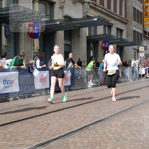 13.09.2026 - 21. swb-Marathon Bremen Strokosch-Dieckow http://msf.ph/oto/10339512 13.09.2026 11:06:31 Ziel 10323, 10378, 10654, 10663, 10795, 10849, 10989, 11066, 11257, 11370, 12124, 12146, 12219, 12249, 10376, 10681, 10682, 10852, 10853, 11021, 11028, 11029, 11240, 11340, 11374, 11432, 11460, 11690, 11729, 11849, 12217, 12479, 12485 meine-sportfotos.de