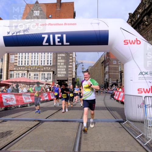 13.09.2026 - 21. swb-Marathon Bremen Tim E. http://msf.ph/oto/10339516 13.09.2026 11:09:39 Ziel 10314, 10556, 10664, 10686, 10694, 10769, 10823, 10981, 10983, 11225, 11764, 11882, 11883, 11914, 11915, 11987, 11995, 12155, 12322, 12474, 12491, 12532, 13607 meine-sportfotos.de