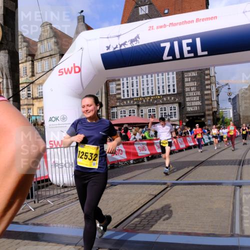 13.09.2026 - 21. swb-Marathon Bremen Tim E. http://msf.ph/oto/10339709 13.09.2026 11:09:46 Ziel 10386, 10424, 10556, 10664, 10694, 10712, 10769, 10823, 10981, 11192, 11225, 11882, 11883, 11914, 11915, 11937, 11995, 12322, 12409, 12474, 12491, 12532, 13607 meine-sportfotos.de