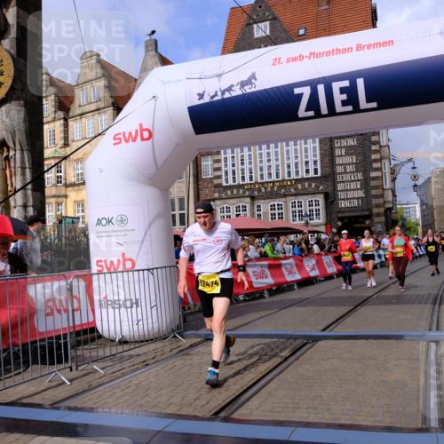 13.09.2026 - 21. swb-Marathon Bremen Tim E. http://msf.ph/oto/10339746 13.09.2026 11:09:48 Ziel 10234, 10386, 10417, 10424, 10556, 10664, 10694, 10712, 10769, 10785, 10823, 10981, 11192, 11225, 11882, 11883, 11914, 11915, 11937, 11995, 12322, 12409, 12474, 12532 meine-sportfotos.de