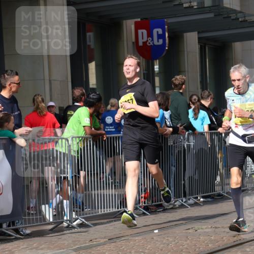 13.09.2026 - 21. swb-Marathon Bremen Strokosch-Dieckow http://msf.ph/oto/10339824 13.09.2026 11:06:53 Ziel 10156, 10205, 10360, 10488, 10748, 11100, 11123, 11246, 11257, 11393, 11439, 11600, 11684, 11696, 11759, 11822, 11823, 11917, 12020, 12173, 12255, 12266, 12536, 10323, 10378, 10654, 10663, 10795, 10849, 10989, 11021, 11066, 11240, 11370, 12124, 12146, 12219, 12249 meine-sportfotos.de