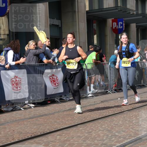 13.09.2026 - 21. swb-Marathon Bremen Strokosch-Dieckow http://msf.ph/oto/10339944 13.09.2026 11:06:57 Ziel 10156, 10205, 10360, 10488, 10695, 10748, 11100, 11123, 11246, 11393, 11417, 11439, 11600, 11684, 11696, 11759, 11767, 11822, 11823, 11865, 11917, 12020, 12173, 12210, 12255, 12266, 12536, 10323, 10378, 10654, 10663, 10795, 10849, 10989, 11066, 11257, 11370, 12124, 12146, 12219, 12249 meine-sportfotos.de