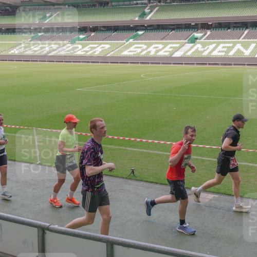 13.09.2026 - 21. swb-Marathon Bremen Michael Burmester http://msf.ph/oto/10340005 13.09.2026 13:20:10 Laufen im Stadion 333, 464, 512, 704, 921, 938, 1066, 1129, 1156, 1409, 1431, 1439, 1446, 1506, 1697, 1756, 1765, 1815, 1846, 1916, 2010, 2028, 2064, 2139, 2201, 2224, 2240, 2278, 2315, 2349, 2394, 2395, 2417, 2437, 2501, 2519, 2533, 2557, 2563, 2588, 2622, 2626, 2689, 2694, 2695, 2702, 2703, 2722, 2756, 2786, 2793, 2843, 2845, 2886, 2944, 2983, 3004, 3017, 3018, 3031, 3035, 3036, 3037, 3046, 3059, 3072, 3102, 3116, 3139, 3189, 3198, 3243, 3263, 3264, 3285, 3287, 3310, 3315, 3619 meine-sportfotos.de
