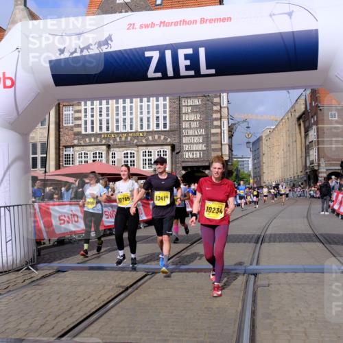 13.09.2026 - 21. swb-Marathon Bremen Tim E. http://msf.ph/oto/10340008 13.09.2026 11:09:56 Ziel 10234, 10386, 10417, 10424, 10696, 10712, 10785, 10990, 10991, 11192, 11937, 12409, 12449, 12474, 12532 meine-sportfotos.de