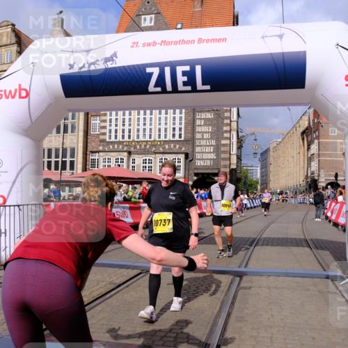 13.09.2026 - 21. swb-Marathon Bremen Tim E. http://msf.ph/oto/10340129 13.09.2026 11:10:06 Ziel 10234, 10417, 10435, 10645, 10696, 10737, 10785, 10990, 10991, 11383, 11437, 11441, 12449 meine-sportfotos.de