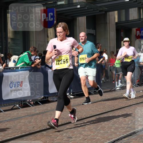 13.09.2026 - 21. swb-Marathon Bremen Strokosch-Dieckow http://msf.ph/oto/10340176 13.09.2026 11:07:05 Ziel 10138, 10205, 10279, 10280, 10488, 10501, 10505, 10695, 10748, 11123, 11246, 11393, 11417, 11600, 11696, 11759, 11767, 11822, 11823, 11865, 11899, 11917, 12020, 12173, 12210, 12255, 12266, 12277, 12419, 12536, 10156, 10360, 10378, 10663, 11066, 11100, 11257, 11370, 11439, 11684, 12124, 12219, 12249 meine-sportfotos.de