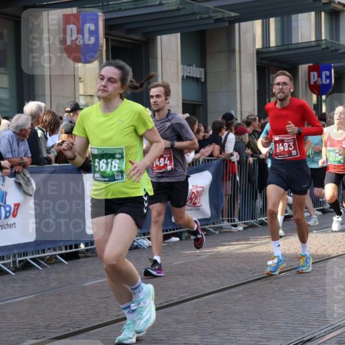 13.09.2026 - 21. swb-Marathon Bremen Strokosch-Dieckow http://msf.ph/oto/10340195 13.09.2026 13:27:13 Ziel 242, 323, 593, 857, 940, 1006, 1373, 1574, 2345, 2668, 2686, 3013, 3385, 3460, 3496, 3521, 4421, 4496, 4593, 5081, 5220, 5290, 5358, 5557, 5616, 6067, 6071, 6288, 6306, 7110, 9727, 9760, 13147, 531, 946, 1493, 1494, 2089, 2454, 3076, 3273, 3302, 3510, 3527, 4121, 4327, 4397, 4558, 4563, 5689, 5943, 6455, 6776, 7027, 7072, 7246, 7317, 7849, 8219, 8303, 9150, 9159, 9343, 9511, 9854, 9878, 10112, 10113 meine-sportfotos.de
