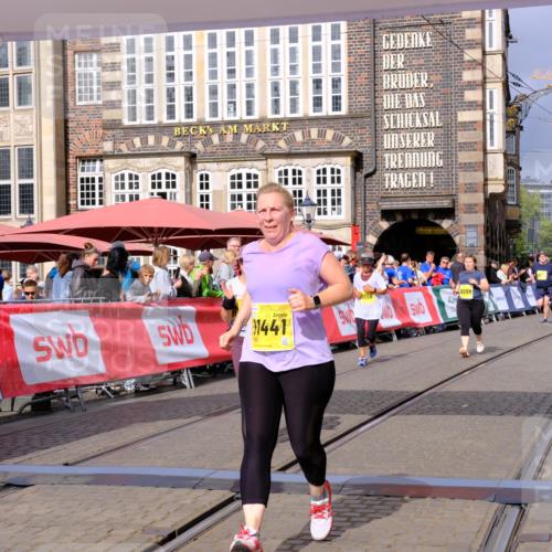 13.09.2026 - 21. swb-Marathon Bremen Tim E. http://msf.ph/oto/10340230 13.09.2026 11:10:12 Ziel 10299, 10435, 10645, 10737, 10751, 11119, 11383, 11437, 11441, 12449 meine-sportfotos.de