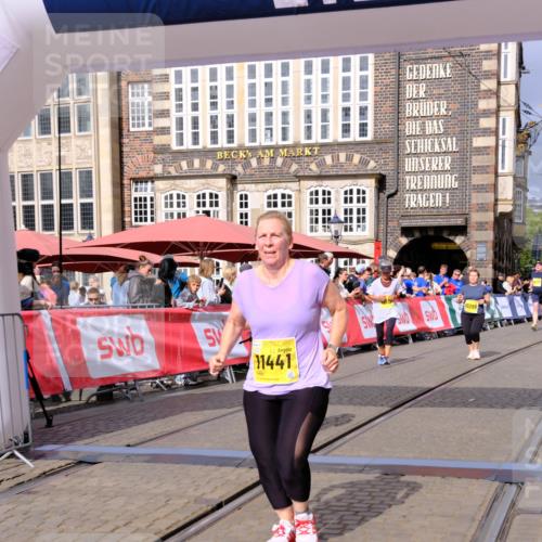 13.09.2026 - 21. swb-Marathon Bremen Tim E. http://msf.ph/oto/10340250 13.09.2026 11:10:12 Ziel 10299, 10435, 10645, 10737, 10751, 11119, 11383, 11437, 11441, 12449 meine-sportfotos.de
