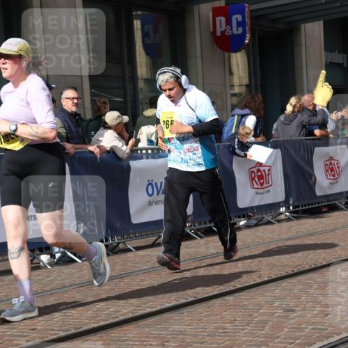 13.09.2026 - 21. swb-Marathon Bremen Strokosch-Dieckow http://msf.ph/oto/10340274 13.09.2026 11:07:07 Ziel 10138, 10205, 10279, 10280, 10363, 10364, 10488, 10501, 10505, 10695, 10748, 10907, 11123, 11246, 11417, 11600, 11696, 11759, 11767, 11822, 11823, 11865, 11899, 11917, 12020, 12167, 12168, 12173, 12210, 12255, 12266, 12277, 12419, 12536, 10156, 10360, 10378, 10663, 11066, 11100, 11257, 11393, 11439, 11684, 11696, 12124, 12219, 12249, 12255 meine-sportfotos.de