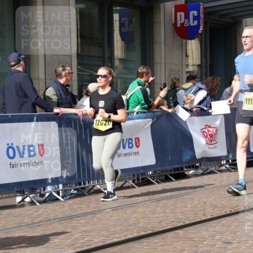 13.09.2026 - 21. swb-Marathon Bremen Strokosch-Dieckow http://msf.ph/oto/10340368 13.09.2026 11:07:11 Ziel 10138, 10205, 10279, 10280, 10363, 10364, 10488, 10501, 10505, 10580, 10695, 10748, 10907, 10935, 11123, 11223, 11246, 11417, 11643, 11759, 11767, 11865, 11899, 11917, 11924, 11934, 12020, 12167, 12168, 12173, 12194, 12210, 12266, 12277, 12419, 12509, 12536, 10156, 10360, 10378, 10663, 11100, 11257, 11393, 11439, 11600, 11684, 11696, 11759, 11822, 11823, 12255 meine-sportfotos.de