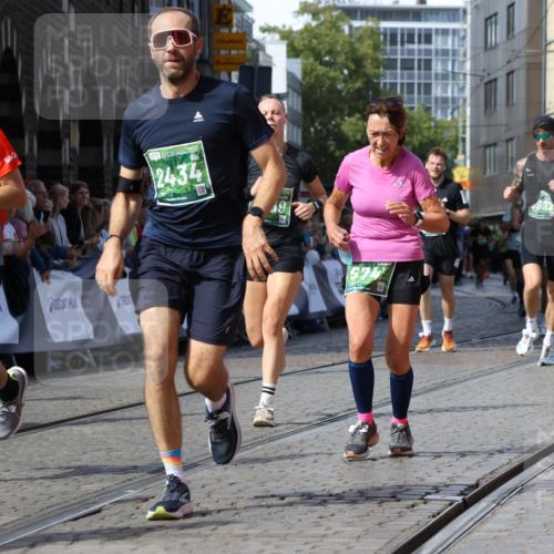 13.09.2026 - 21. swb-Marathon Bremen Strokosch-Dieckow http://msf.ph/oto/10340401 13.09.2026 13:26:20 Ziel 1163, 1647, 1896, 2033, 2062, 2666, 2708, 2987, 3248, 3516, 4067, 4476, 4724, 5013, 5558, 5622, 5701, 5854, 6135, 6605, 6886, 7638, 7780, 8271, 8361, 8592, 8635, 9266, 9794, 1368, 1649, 2658, 3526, 3603, 4077, 5747, 5992, 6639, 7626, 9260, 13195 meine-sportfotos.de