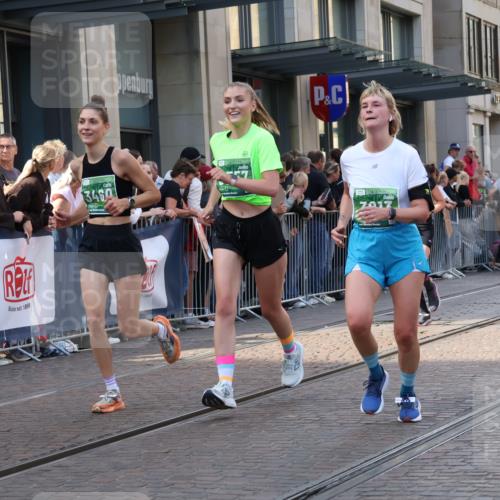 13.09.2026 - 21. swb-Marathon Bremen Strokosch-Dieckow http://msf.ph/oto/10340446 13.09.2026 13:27:19 Ziel 323, 440, 593, 857, 940, 1006, 1373, 1574, 1932, 2345, 2668, 2686, 3013, 3460, 3521, 3970, 4421, 4496, 4593, 4744, 5081, 5220, 5290, 5358, 5557, 5616, 6067, 6306, 7042, 7110, 7138, 7358, 8351, 9494, 9727, 13198, 242, 1493, 1494, 2454, 3273, 3385, 3496, 4121, 4397, 4558, 4563, 5689, 6071, 6288, 6776, 7027, 7072, 7849, 8219, 9159, 9343, 9511, 9760, 9854, 9878, 10112, 10113, 13147 meine-sportfotos.de