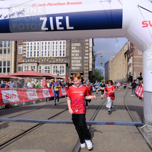 13.09.2026 - 21. swb-Marathon Bremen Tim E. http://msf.ph/oto/10340494 13.09.2026 11:10:24 Ziel 10299, 10435, 10751, 10963, 11119, 11732, 11933, 12117, 12207, 12293 meine-sportfotos.de