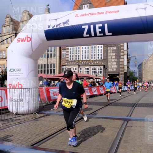 13.09.2026 - 21. swb-Marathon Bremen Tim E. http://msf.ph/oto/10340598 13.09.2026 11:10:30 Ziel 10361, 10362, 10751, 10963, 11080, 11382, 11725, 11732, 11933, 12117, 12207, 12293 meine-sportfotos.de
