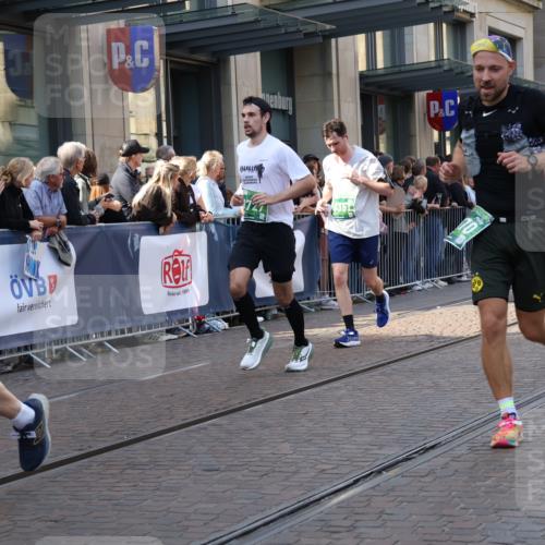 13.09.2026 - 21. swb-Marathon Bremen Strokosch-Dieckow http://msf.ph/oto/10340650 13.09.2026 13:27:24 Ziel 323, 440, 534, 762, 857, 940, 1006, 1373, 1574, 1932, 2345, 2668, 2686, 3013, 3135, 3460, 3521, 3576, 3970, 4106, 4133, 4265, 4421, 4496, 4593, 4744, 5081, 5557, 6067, 6468, 6522, 7042, 7110, 7138, 7358, 8351, 9494, 9727, 13198, 242, 593, 1373, 1493, 1494, 2454, 3273, 3385, 3496, 4121, 4397, 4558, 4563, 5220, 5290, 5358, 5616, 6071, 6288, 6306, 6776, 7072, 7110, 7849, 8219, 9159, 9343, 9760, 9878, 10112, 10113, 13147 meine-sportfotos.de