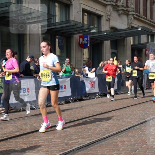 13.09.2026 - 21. swb-Marathon Bremen Strokosch-Dieckow http://msf.ph/oto/10340699 13.09.2026 11:07:18 Ziel 10138, 10279, 10280, 10363, 10364, 10501, 10505, 10580, 10595, 10661, 10695, 10748, 10830, 10871, 10907, 10935, 11037, 11223, 11417, 11515, 11643, 11767, 11865, 11899, 11924, 11934, 12097, 12167, 12168, 12194, 12210, 12277, 12307, 12419, 12509, 10156, 10205, 10360, 10488, 10748, 11100, 11123, 11246, 11257, 11393, 11439, 11600, 11684, 11696, 11759, 11822, 11823, 11917, 12020, 12173, 12255, 12266 meine-sportfotos.de