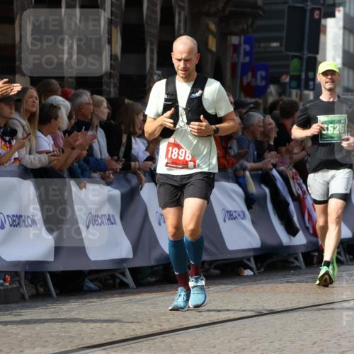 13.09.2026 - 21. swb-Marathon Bremen Strokosch-Dieckow http://msf.ph/oto/10340702 13.09.2026 13:26:28 Ziel 1896, 2062, 2666, 3248, 3516, 3983, 4476, 4723, 4724, 5558, 5854, 5906, 5934, 6605, 6886, 8361, 8592, 8635, 9266, 9794, 1368, 2779, 3526, 3852, 4077, 4598, 6289, 6375, 6548, 9260 meine-sportfotos.de