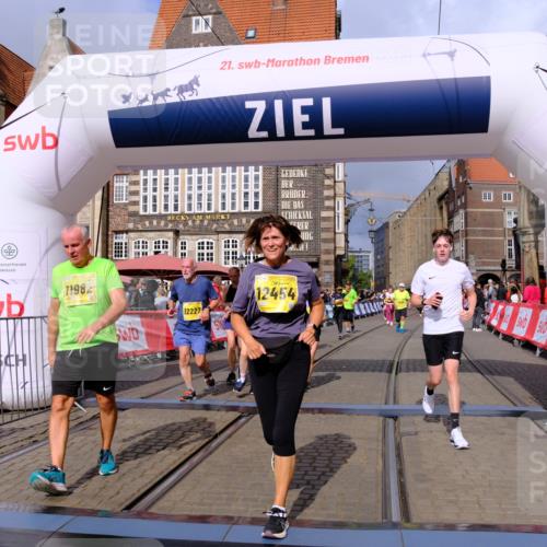13.09.2026 - 21. swb-Marathon Bremen Tim E. http://msf.ph/oto/10340880 13.09.2026 11:10:45 Ziel 10002, 10169, 10247, 10361, 10362, 10422, 10706, 10719, 10768, 10791, 10890, 11080, 11283, 11298, 11300, 11382, 11725, 11957, 11982, 12183, 12227, 12454, 12550 meine-sportfotos.de