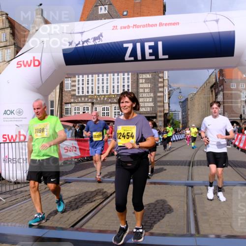 13.09.2026 - 21. swb-Marathon Bremen Tim E. http://msf.ph/oto/10340893 13.09.2026 11:10:45 Ziel 10002, 10169, 10247, 10361, 10362, 10422, 10706, 10719, 10768, 10791, 10890, 11080, 11283, 11298, 11300, 11382, 11725, 11957, 11982, 12183, 12227, 12454, 12550 meine-sportfotos.de