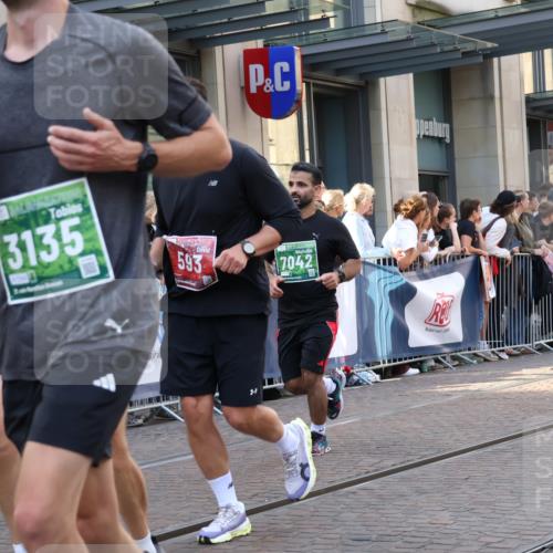13.09.2026 - 21. swb-Marathon Bremen Strokosch-Dieckow http://msf.ph/oto/10340913 13.09.2026 13:27:33 Ziel 440, 488, 534, 762, 857, 1343, 1456, 1932, 2686, 3013, 3135, 3480, 3576, 3970, 4106, 4133, 4265, 4421, 4496, 4593, 4744, 5462, 6067, 6468, 6522, 7042, 7138, 7358, 8188, 8351, 8656, 9067, 9145, 9494, 9727, 13069, 13198, 242, 323, 593, 857, 940, 1006, 1373, 1574, 2345, 2668, 3273, 3385, 3460, 3496, 3521, 4421, 4558, 5081, 5220, 5290, 5358, 5557, 5616, 6071, 6288, 6306, 7110, 8219, 9159, 9343, 9760, 10112, 10113, 13147 meine-sportfotos.de