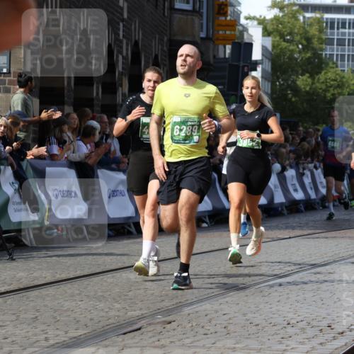 13.09.2026 - 21. swb-Marathon Bremen Strokosch-Dieckow http://msf.ph/oto/10340960 13.09.2026 13:26:40 Ziel 1649, 2434, 2658, 3603, 3983, 4723, 5747, 5854, 5906, 5934, 5992, 6230, 6639, 7626, 8817, 13195, 531, 3076, 3302, 3510, 3852, 3893, 4441, 4598, 4919, 5054, 5937, 5943, 6289, 6314, 6455, 6580, 7246, 7317, 8112, 8303, 9551, 13097 meine-sportfotos.de