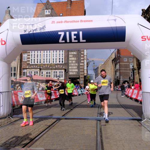 13.09.2026 - 21. swb-Marathon Bremen Tim E. http://msf.ph/oto/10340969 13.09.2026 11:10:49 Ziel 10002, 10169, 10247, 10361, 10422, 10706, 10719, 10768, 10791, 10890, 11080, 11283, 11298, 11300, 11309, 11583, 11736, 11957, 11982, 12183, 12227, 12454, 12550 meine-sportfotos.de