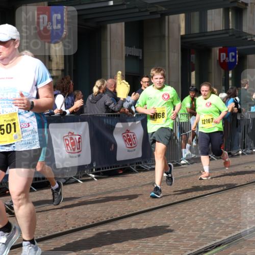 13.09.2026 - 21. swb-Marathon Bremen Strokosch-Dieckow http://msf.ph/oto/10340971 13.09.2026 11:07:26 Ziel 10138, 10279, 10280, 10363, 10364, 10501, 10505, 10580, 10595, 10660, 10661, 10674, 10830, 10871, 10907, 10935, 10937, 11037, 11223, 11515, 11643, 11899, 11924, 11934, 12024, 12097, 12167, 12168, 12194, 12277, 12307, 12419, 12509, 12511, 12512, 10205, 10360, 10488, 10695, 10748, 11100, 11123, 11246, 11393, 11417, 11439, 11600, 11684, 11696, 11759, 11767, 11822, 11823, 11865, 11917, 12020, 12173, 12210, 12255, 12266 meine-sportfotos.de