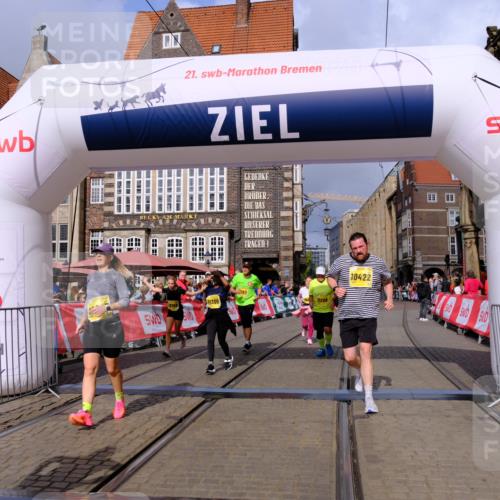 13.09.2026 - 21. swb-Marathon Bremen Tim E. http://msf.ph/oto/10340979 13.09.2026 11:10:49 Ziel 10002, 10169, 10247, 10361, 10422, 10706, 10719, 10768, 10791, 10890, 11080, 11283, 11298, 11300, 11309, 11583, 11736, 11957, 11982, 12183, 12227, 12454, 12550 meine-sportfotos.de