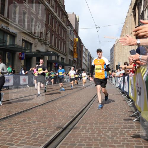 13.09.2026 - 21. swb-Marathon Bremen Strokosch-Dieckow http://msf.ph/oto/10341137 13.09.2026 11:07:30 Ziel 10139, 10363, 10364, 10580, 10595, 10660, 10661, 10674, 10830, 10871, 10907, 10935, 10937, 11037, 11223, 11515, 11643, 11924, 11934, 12024, 12031, 12066, 12097, 12167, 12168, 12194, 12307, 12509, 12511, 12512, 10138, 10205, 10279, 10280, 10488, 10501, 10505, 10695, 10748, 11123, 11246, 11393, 11417, 11600, 11696, 11759, 11767, 11822, 11823, 11865, 11899, 11917, 12020, 12173, 12210, 12255, 12266, 12277 meine-sportfotos.de