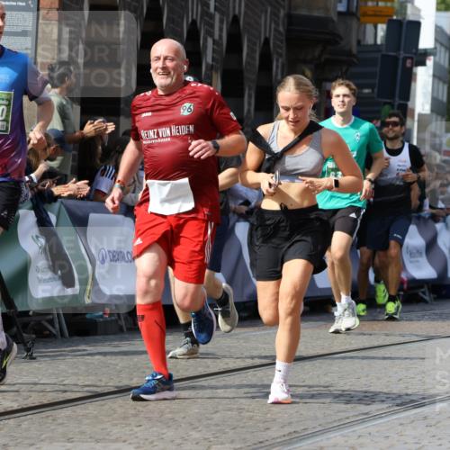 13.09.2026 - 21. swb-Marathon Bremen Strokosch-Dieckow http://msf.ph/oto/10341165 13.09.2026 13:26:46 Ziel 1368, 1649, 2434, 2658, 3526, 3603, 3983, 4077, 5747, 5934, 5992, 6230, 6639, 7626, 8817, 9260, 13195, 531, 946, 2089, 3076, 3302, 3510, 3527, 4327, 4441, 4919, 5054, 5689, 5937, 5943, 6314, 6455, 6580, 7027, 7246, 7317, 8303, 9150, 9511, 9551, 9854, 13097 meine-sportfotos.de