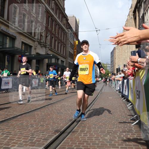 13.09.2026 - 21. swb-Marathon Bremen Strokosch-Dieckow http://msf.ph/oto/10341173 13.09.2026 11:07:30 Ziel 10139, 10363, 10364, 10580, 10595, 10660, 10661, 10674, 10830, 10871, 10907, 10935, 10937, 11037, 11223, 11515, 11643, 11924, 11934, 12024, 12031, 12066, 12097, 12167, 12168, 12194, 12307, 12509, 12511, 12512, 10138, 10205, 10279, 10280, 10488, 10501, 10505, 10695, 10748, 11123, 11246, 11393, 11417, 11600, 11696, 11759, 11767, 11822, 11823, 11865, 11899, 11917, 12020, 12173, 12210, 12255, 12266, 12277 meine-sportfotos.de