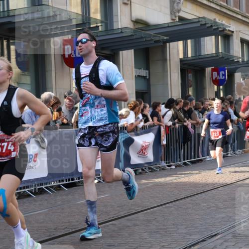 13.09.2026 - 21. swb-Marathon Bremen Strokosch-Dieckow http://msf.ph/oto/10341174 13.09.2026 13:27:41 Ziel 440, 488, 534, 762, 1343, 1456, 3135, 3480, 3576, 4106, 4133, 4265, 4744, 5360, 5462, 6468, 6522, 7042, 7138, 7926, 8188, 8351, 8656, 9067, 9145, 9167, 9168, 9494, 9543, 9881, 13069, 13198, 242, 323, 440, 593, 857, 940, 1006, 1373, 1574, 1932, 2345, 2668, 2686, 3013, 3460, 3496, 3521, 3970, 4421, 4496, 4593, 5081, 5220, 5290, 5358, 5557, 5616, 6067, 6306, 7110, 7138, 7358, 9494, 9727 meine-sportfotos.de