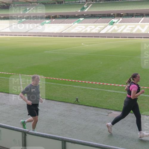 13.09.2026 - 21. swb-Marathon Bremen Michael Burmester http://msf.ph/oto/10341248 13.09.2026 13:22:44 Laufen im Stadion 128, 160, 211, 258, 343, 351, 423, 441, 533, 571, 601, 609, 708, 851, 892, 1060, 1094, 1157, 1177, 1178, 1259, 1331, 1344, 1417, 1518, 1657, 1669, 1691, 1729, 1746, 1788, 1883, 2213, 2290, 2433, 2475, 2504, 2526, 2551, 2619, 2632, 2652, 2660, 2685, 2711, 2828, 2954, 2964, 2995, 3022, 3034, 3225, 3252, 3347, 3351, 3423, 3447, 3505, 3530, 3559, 3682, 3727, 3770, 3784, 3819, 4020, 4054, 4231, 4406, 4407, 4431, 4466, 4467, 4584, 1506 meine-sportfotos.de