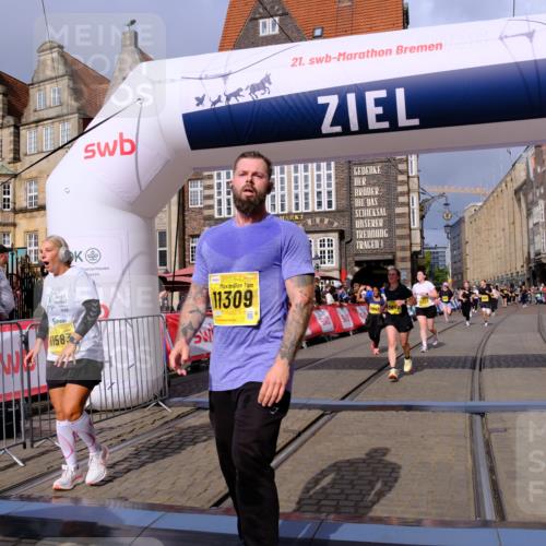 13.09.2026 - 21. swb-Marathon Bremen Tim E. http://msf.ph/oto/10341271 13.09.2026 11:10:58 Ziel 10247, 10422, 10461, 10462, 10768, 10911, 11047, 11283, 11298, 11300, 11309, 11327, 11465, 11513, 11583, 11736, 11846, 12183 meine-sportfotos.de