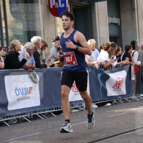 13.09.2026 - 21. swb-Marathon Bremen Strokosch-Dieckow http://msf.ph/oto/10341370 13.09.2026 13:27:48 Ziel 488, 1343, 1456, 1460, 2977, 3114, 3334, 3480, 3576, 4265, 4506, 5250, 5360, 5462, 5889, 6182, 6468, 7926, 8188, 8656, 9067, 9145, 9167, 9168, 9543, 9738, 9881, 13069, 323, 440, 534, 762, 857, 940, 1006, 1373, 1574, 1932, 2345, 2668, 2686, 3013, 3135, 3460, 3521, 3576, 3970, 4106, 4133, 4265, 4421, 4496, 4593, 4744, 5081, 5220, 5290, 5557, 6067, 6468, 6522, 7042, 7110, 7138, 7358, 8351, 9494, 9727, 13198 meine-sportfotos.de