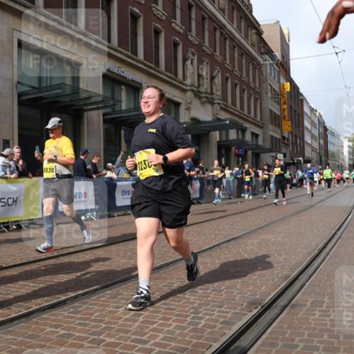 13.09.2026 - 21. swb-Marathon Bremen Strokosch-Dieckow http://msf.ph/oto/10341426 13.09.2026 11:07:36 Ziel 10139, 10404, 10493, 10595, 10660, 10661, 10674, 10830, 10871, 10937, 11037, 11044, 11378, 11404, 11515, 11659, 11831, 11833, 11958, 12024, 12031, 12066, 12097, 12160, 12194, 12248, 12307, 12389, 12511, 12512, 10138, 10205, 10279, 10280, 10363, 10364, 10488, 10501, 10505, 10580, 10695, 10748, 10907, 10935, 11123, 11223, 11246, 11417, 11643, 11759, 11767, 11865, 11899, 11917, 11924, 11934, 12020, 12167, 12168, 12173, 12194, 12210, 12266, 12277 meine-sportfotos.de