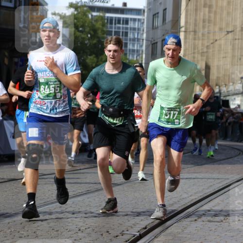 13.09.2026 - 21. swb-Marathon Bremen Strokosch-Dieckow http://msf.ph/oto/10341501 13.09.2026 13:26:53 Ziel 1368, 1649, 2779, 3526, 3603, 3852, 4077, 5747, 5992, 6289, 6375, 6548, 7626, 9260, 13195, 946, 1493, 1494, 2089, 2454, 3076, 3302, 3527, 4121, 4327, 4397, 4563, 5689, 5943, 6455, 7027, 7072, 9150, 9511, 9854, 9878 meine-sportfotos.de