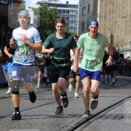 13.09.2026 - 21. swb-Marathon Bremen Strokosch-Dieckow http://msf.ph/oto/10341521 13.09.2026 13:26:53 Ziel 1368, 1649, 2779, 3526, 3603, 3852, 4077, 5747, 5992, 6289, 6375, 6548, 7626, 9260, 13195, 946, 1493, 1494, 2089, 2454, 3076, 3302, 3527, 4121, 4327, 4397, 4563, 5689, 5943, 6455, 7027, 7072, 9150, 9511, 9854, 9878 meine-sportfotos.de