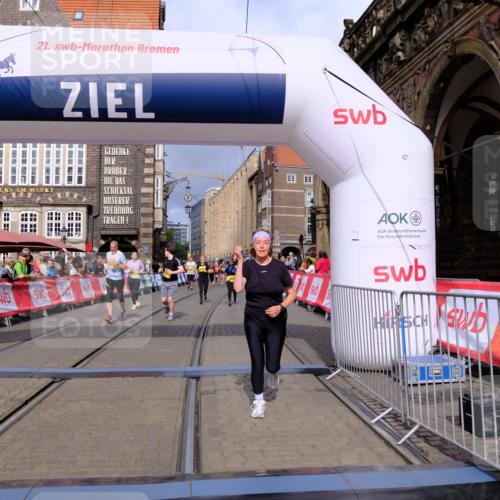 13.09.2026 - 21. swb-Marathon Bremen Tim E. http://msf.ph/oto/10341523 13.09.2026 11:11:12 Ziel 10148, 10163, 10461, 10462, 10527, 10547, 10653, 10792, 10841, 10911, 11043, 11047, 11237, 11327, 11335, 11465, 11483, 11513, 11691, 11756, 11993, 12401 meine-sportfotos.de
