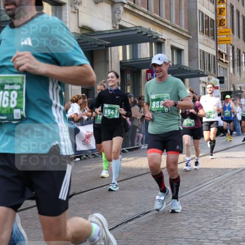 13.09.2026 - 21. swb-Marathon Bremen Strokosch-Dieckow http://msf.ph/oto/10341552 13.09.2026 13:27:53 Ziel 178, 210, 1343, 1380, 1460, 2047, 2977, 3114, 3294, 3334, 3480, 3597, 4506, 5250, 5360, 5889, 6182, 7926, 8429, 8656, 9167, 9168, 9543, 9549, 9738, 9881, 13069, 323, 440, 488, 534, 762, 857, 1006, 1456, 1932, 2668, 2686, 3013, 3135, 3460, 3480, 3521, 3576, 3970, 4106, 4133, 4265, 4421, 4496, 4593, 4744, 5081, 5462, 5557, 6067, 6468, 6522, 7042, 7138, 7358, 8188, 8351, 9067, 9145, 9494, 9727, 13198 meine-sportfotos.de