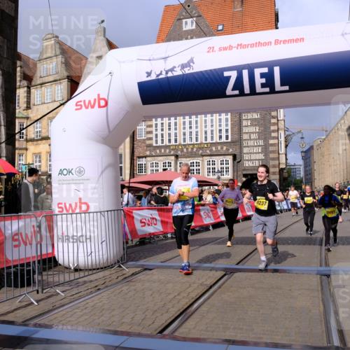 13.09.2026 - 21. swb-Marathon Bremen Tim E. http://msf.ph/oto/10341585 13.09.2026 11:11:15 Ziel 10148, 10163, 10313, 10461, 10462, 10527, 10547, 10644, 10653, 10792, 10841, 10911, 11043, 11141, 11237, 11335, 11465, 11483, 11513, 11691, 11756, 11993, 12401, 12507 meine-sportfotos.de